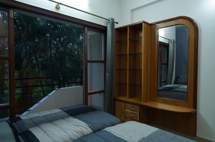Local Nr Green Woods Bangalore Dış mekan fotoğraf